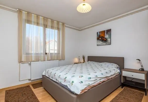 Family Ev, 2 Çift Kişilik Yatak, 2 Banyolu, Bahçeli (House Pepica)