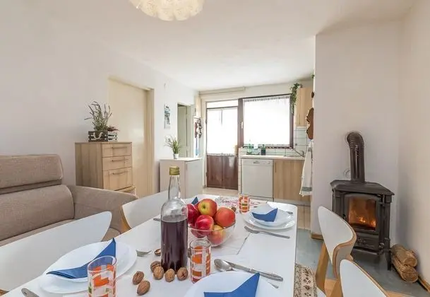 Family Ev, 2 Çift Kişilik Yatak, 2 Banyolu, Bahçeli (House Pepica)