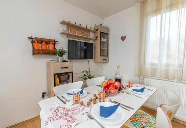 Family Ev, 2 Çift Kişilik Yatak, 2 Banyolu, Bahçeli (House Pepica)