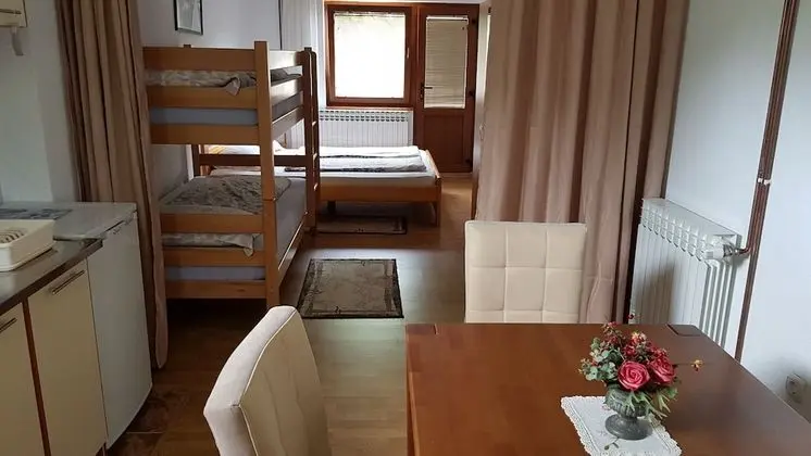 Stüdyo, Zemin Kat