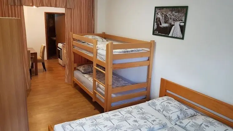 Stüdyo, Zemin Kat