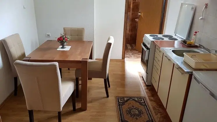 Stüdyo, Zemin Kat