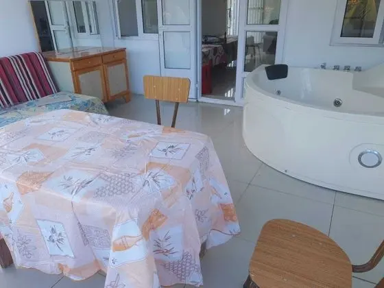 Ev, 4 Yatak Odası, Sigara İçilebilir, Balkon