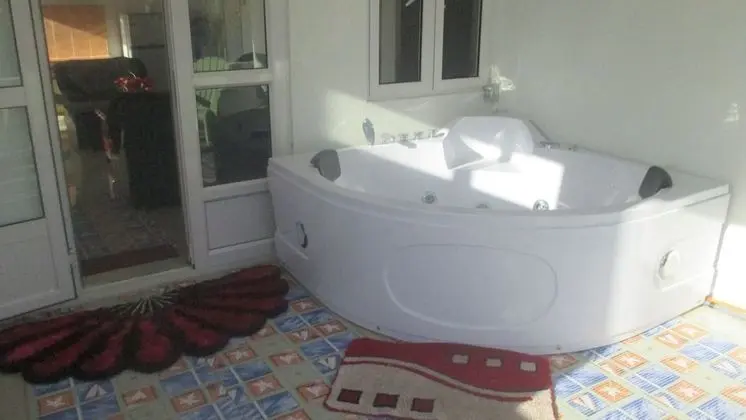 Ev, 4 Yatak Odası, Sigara İçilebilir, Balkon
