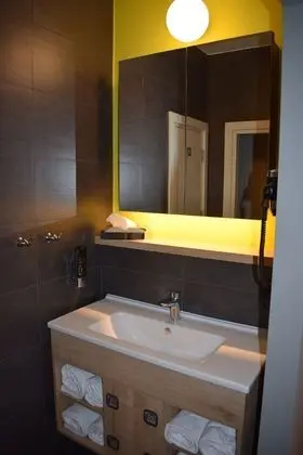 Comfort Tek Büyük veya İki Ayrı Yataklı Oda