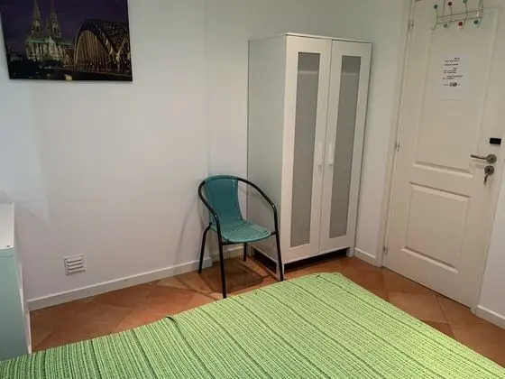 Tek Büyük Yataklı Oda, Ortak Banyo