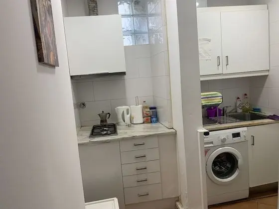 Tek Büyük Yataklı Oda, Ortak Banyo