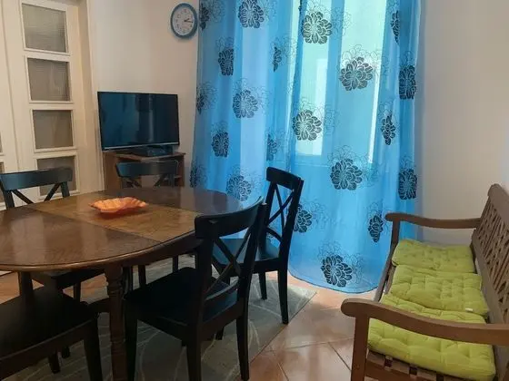 Tek Büyük Yataklı Oda, Ortak Banyo