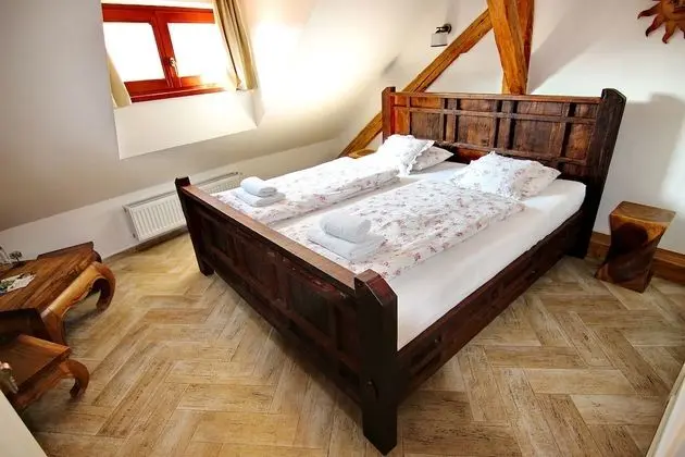 Tek Büyük veya İki Ayrı Yataklı Oda