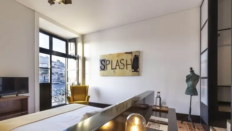 Superior Oda, Nehir Manzaralı