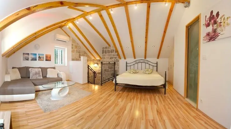 Deluxe Oda, 1 En Büyük (King) Boy Yatak