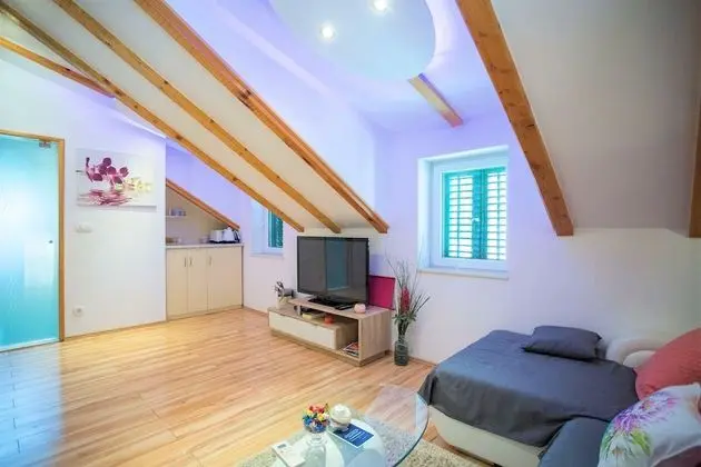 Deluxe Oda, 1 En Büyük (King) Boy Yatak