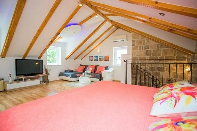 Deluxe Oda, 1 En Büyük (King) Boy Yatak