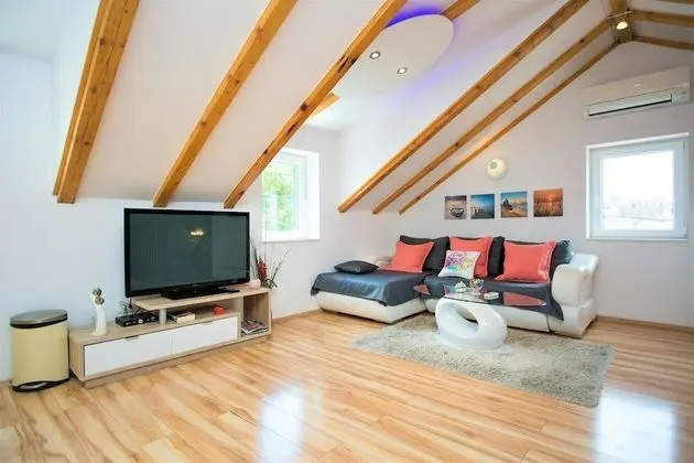 Deluxe Oda, 1 En Büyük (King) Boy Yatak