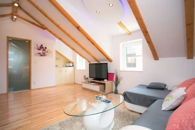 Deluxe Oda, 1 En Büyük (King) Boy Yatak