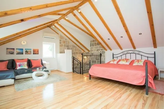 Deluxe Oda, 1 En Büyük (King) Boy Yatak