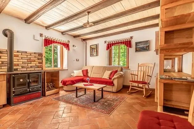 Family Ev, Birden Çok Yatak, Bahçeli (House By The Stream)