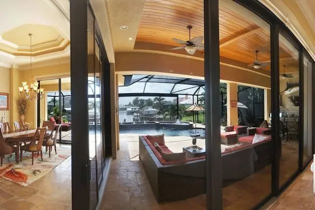 Luxury Ev, 3 Yatak Odası, Kişiye Özel Havuzlu, Kanal Manzaralı (3.5 Bathrooms)