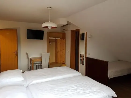 Dört Kişilik Oda, Balkon, Park Manzaralı
