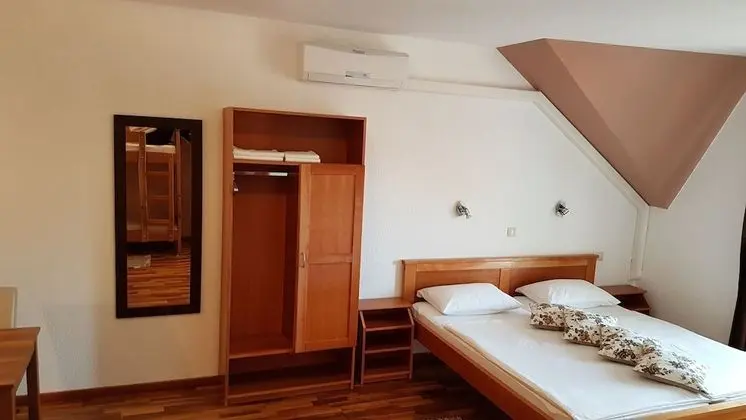 Dört Kişilik Oda, Balkon, Park Manzaralı