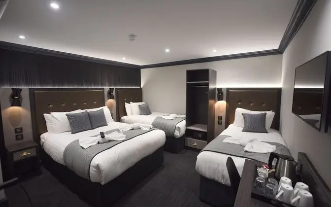 Deluxe Dört Kişilik Oda