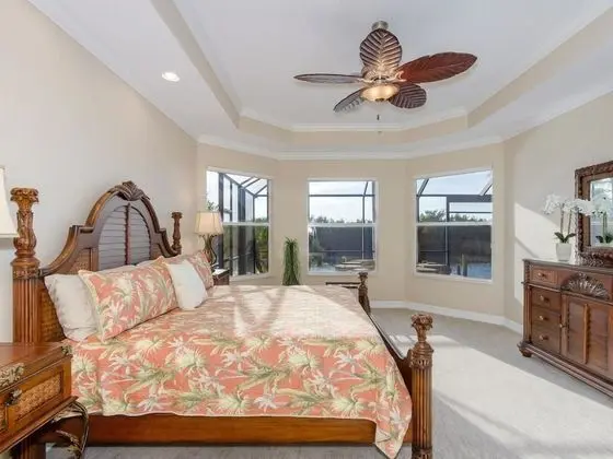 Villa, 5 Yatak Odası, Kişiye Özel Havuzlu, Kanal Manzaralı (5 Bathrooms, 3 Full and 2 Half)