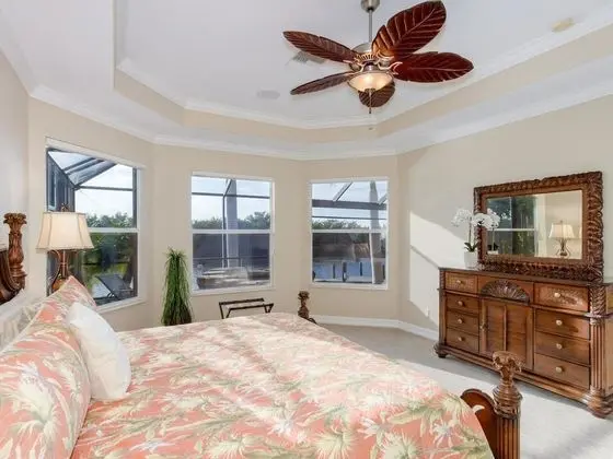 Villa, 5 Yatak Odası, Kişiye Özel Havuzlu, Kanal Manzaralı (5 Bathrooms, 3 Full and 2 Half)