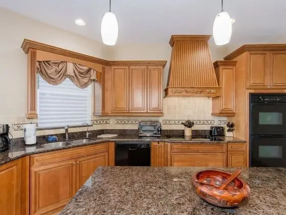 Villa, 5 Yatak Odası, Kişiye Özel Havuzlu, Kanal Manzaralı (5 Bathrooms, 3 Full and 2 Half)