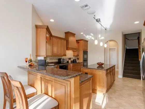 Villa, 5 Yatak Odası, Kişiye Özel Havuzlu, Kanal Manzaralı (5 Bathrooms, 3 Full and 2 Half)