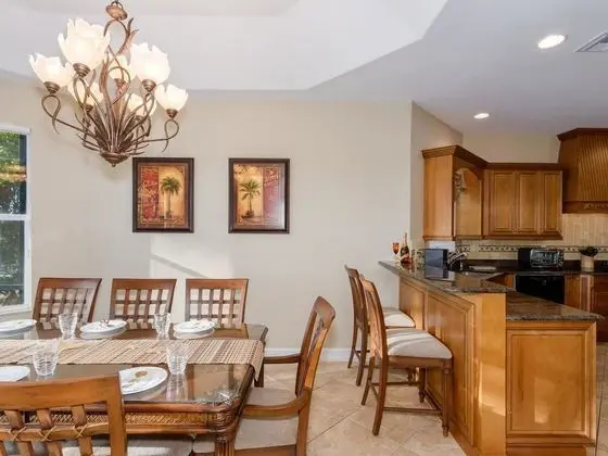 Villa, 5 Yatak Odası, Kişiye Özel Havuzlu, Kanal Manzaralı (5 Bathrooms, 3 Full and 2 Half)