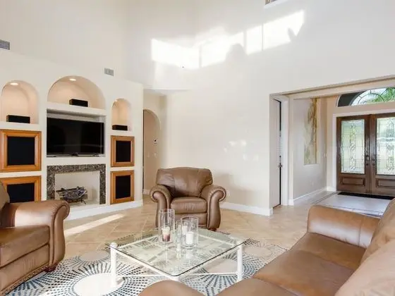 Villa, 5 Yatak Odası, Kişiye Özel Havuzlu, Kanal Manzaralı (5 Bathrooms, 3 Full and 2 Half)
