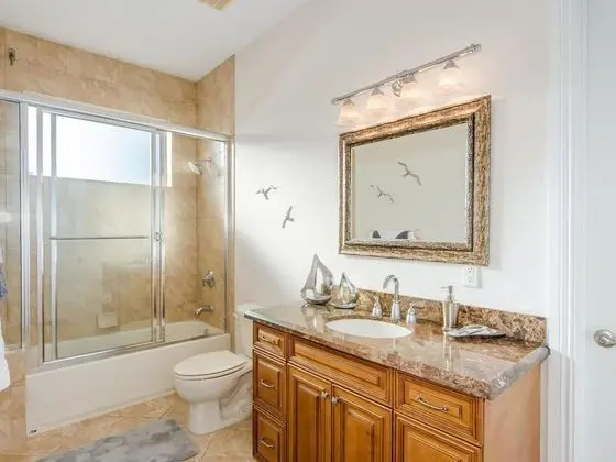 Villa, 5 Yatak Odası, Kişiye Özel Havuzlu, Kanal Manzaralı (5 Bathrooms, 3 Full and 2 Half)