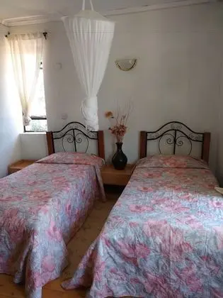 Üç Kişilik Oda