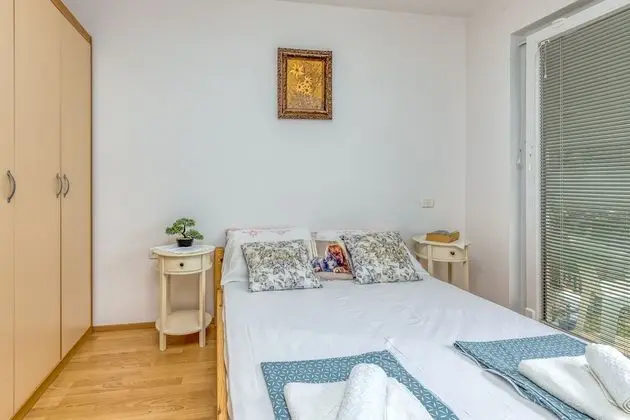 Family Ev, 1 Çift Kişilik Yatak ve Çekyat, Dağ Yamacı (House In The Vineyards Whirlpool)