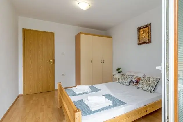 Family Ev, 1 Çift Kişilik Yatak ve Çekyat, Dağ Yamacı (House In The Vineyards Whirlpool)