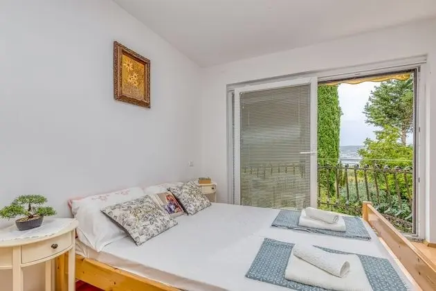 Family Ev, 1 Çift Kişilik Yatak ve Çekyat, Dağ Yamacı (House In The Vineyards Whirlpool)