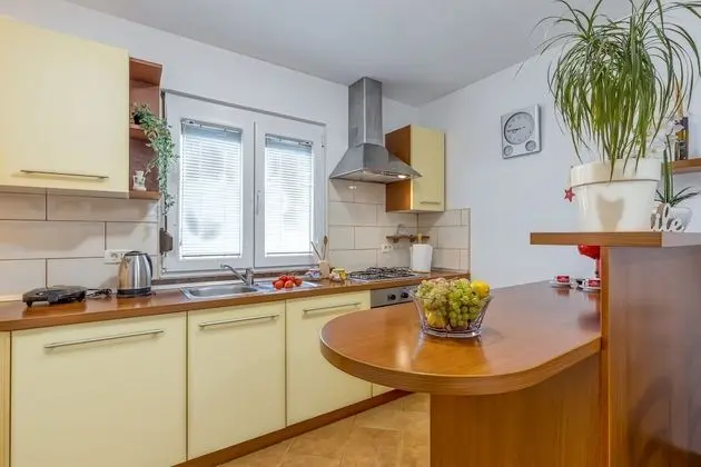 Family Ev, 1 Çift Kişilik Yatak ve Çekyat, Dağ Yamacı (House In The Vineyards Whirlpool)