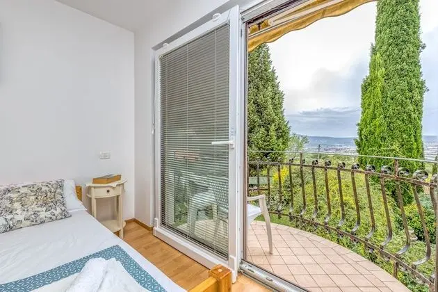 Family Ev, 1 Çift Kişilik Yatak ve Çekyat, Dağ Yamacı (House In The Vineyards Whirlpool)