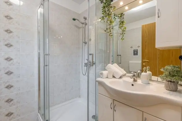 Family Ev, 1 Çift Kişilik Yatak ve Çekyat, Dağ Yamacı (House In The Vineyards Whirlpool)