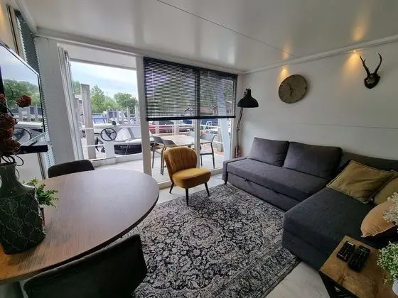 Çatı Katı (Loft), Kanal Manzaralı
