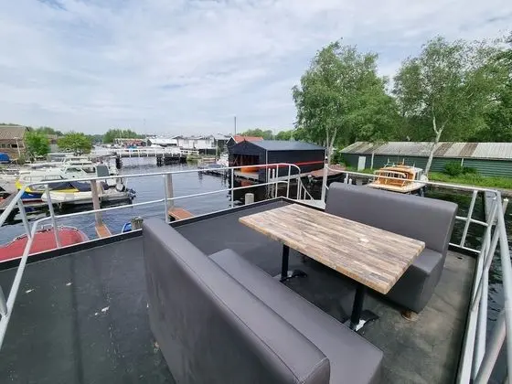Çatı Katı (Loft), Kanal Manzaralı
