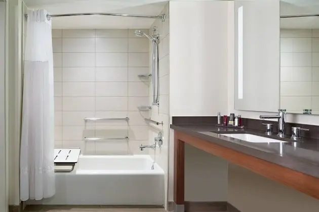 Oda, 2 Çift Kişilik Yatak (Mobility Accessible, Tub)