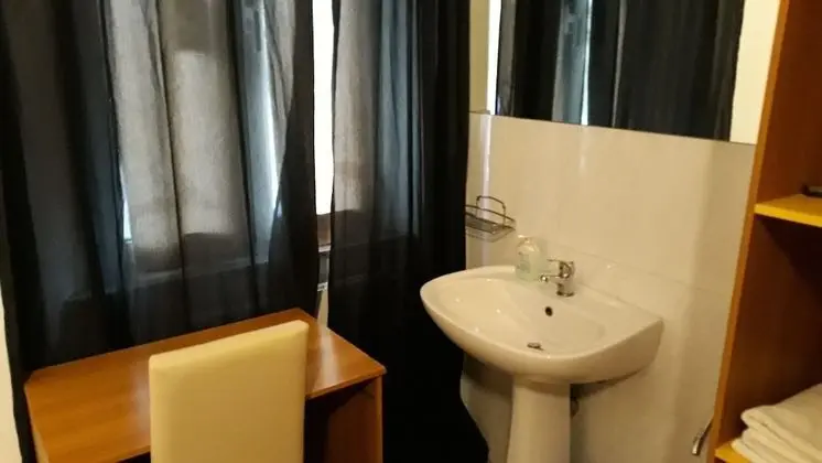 Tek Büyük Yataklı Oda, 1 Büyük (Queen) Boy Yatak, Ortak Banyo