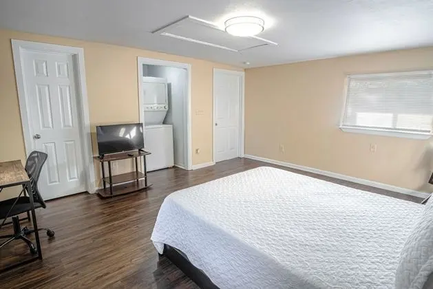 Ev (1 Bedroom)