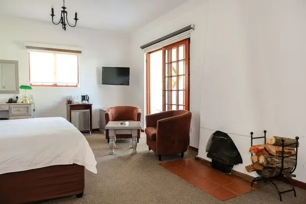 Double & 2 Single Beds Interleading Room