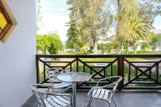 Double & 2 Single Beds Interleading Room