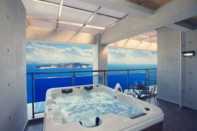 A301 - Extra person charge on site more than 2 people