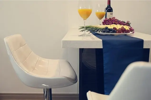 A302 - Extra person charge on site more than 2 people