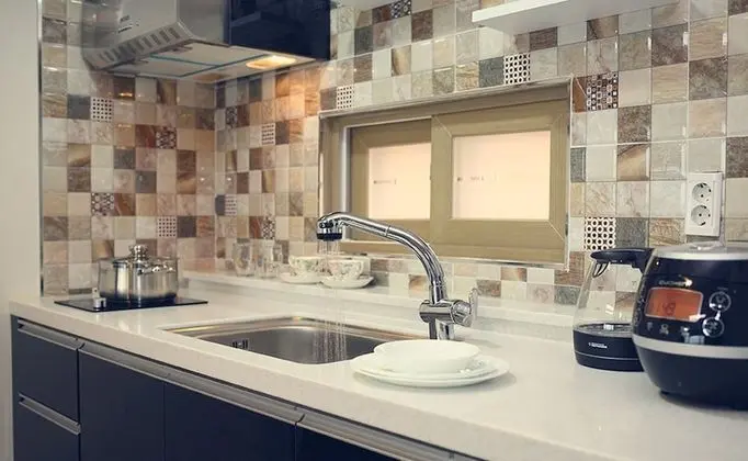 A302 - Extra person charge on site more than 2 people