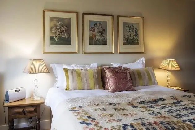 Tek Büyük veya İki Ayrı Yataklı Oda (The Country Room)